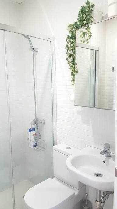 Ferienwohnung Aym Places Buen Viaje Parking Incluido Sevilla Exterior foto