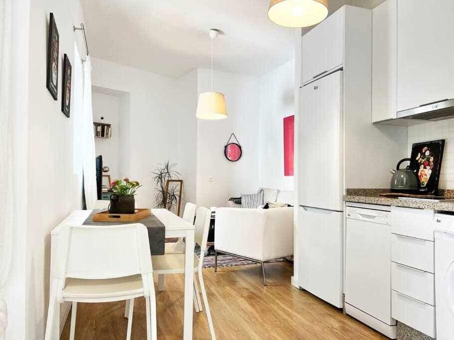 Ferienwohnung Aym Places Buen Viaje Parking Incluido Sevilla Exterior foto