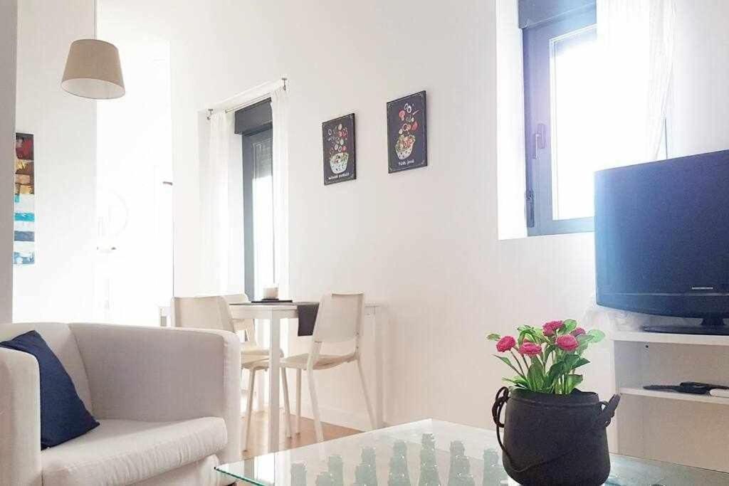 Ferienwohnung Aym Places Buen Viaje Parking Incluido Sevilla Exterior foto